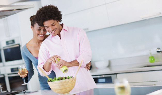 couple-making-salad