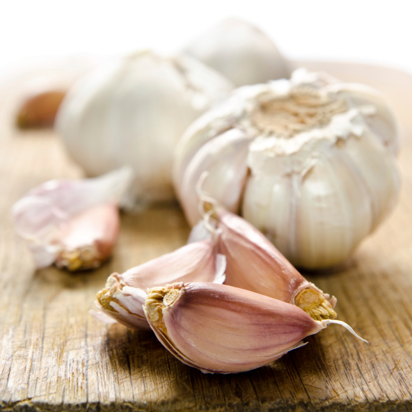 benefits of eating raw garlic in empty stomach