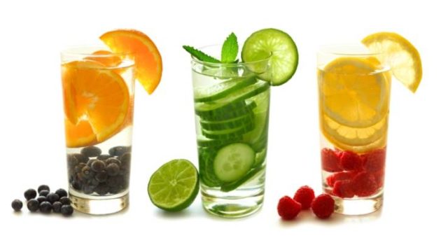 3 glasses of fruit water