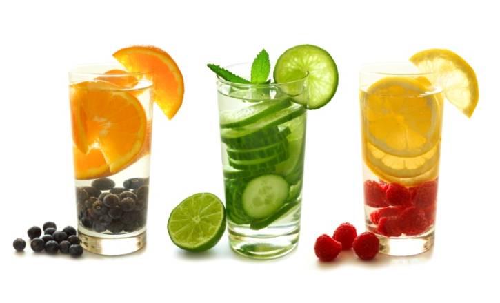 3 glasses of fruit water
