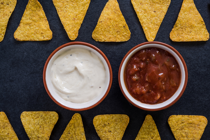 mexican nachos crisps with dip