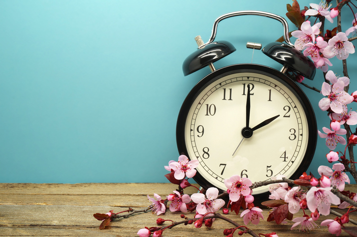 clock daylight saving time spring