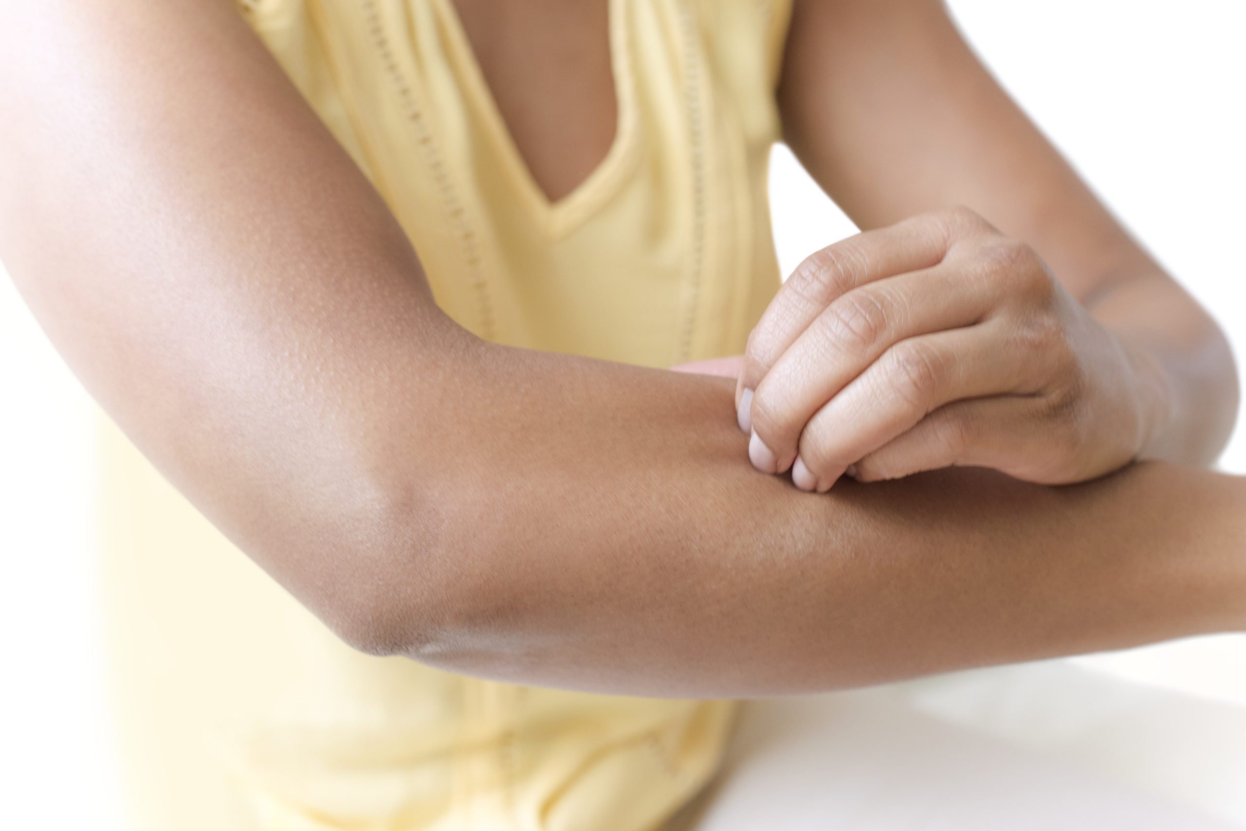what causes itchy skin