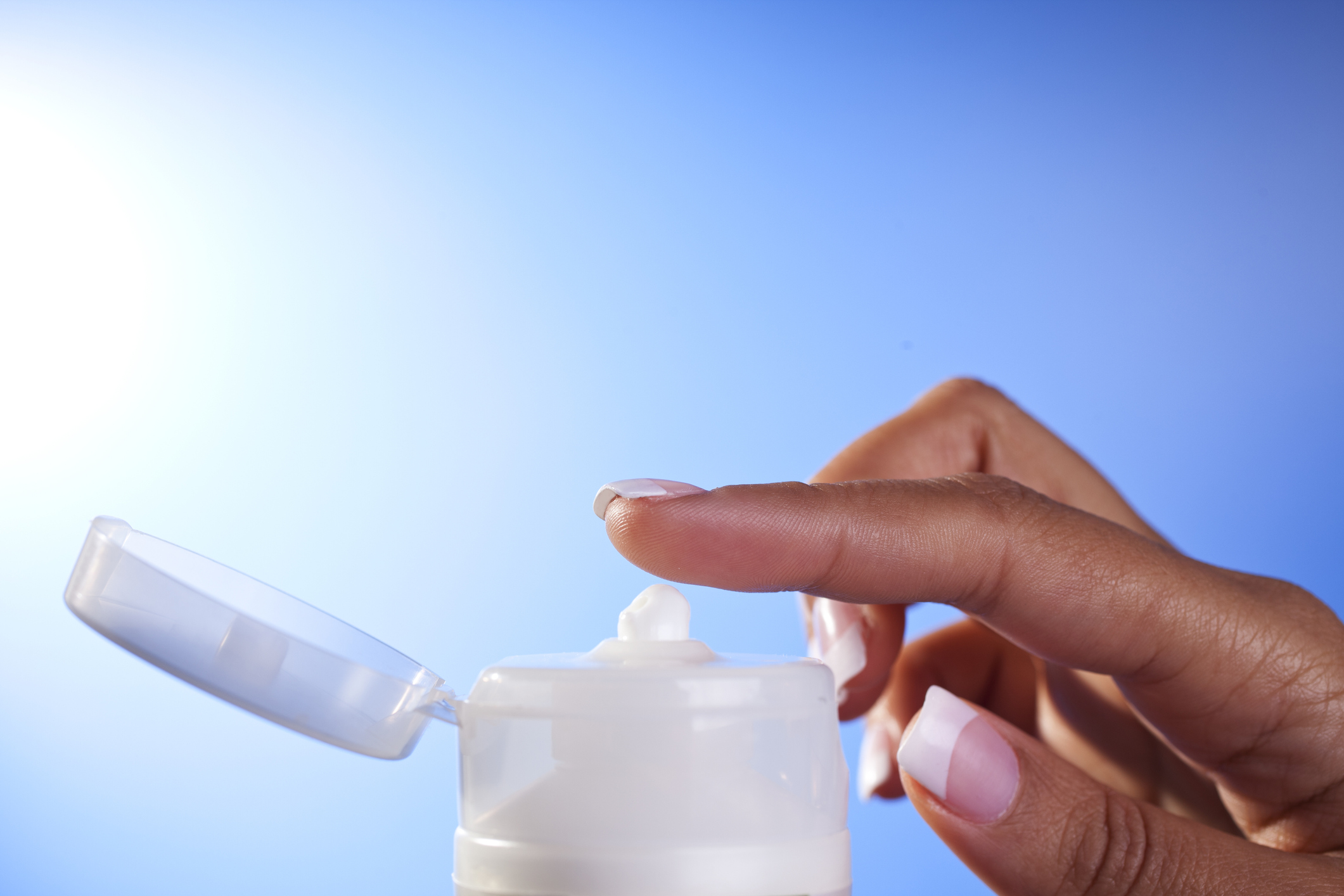 WARNING Study Finds Nearly 80 Popular Sunscreens Have Cancer Causing   GettyImages 173203429 