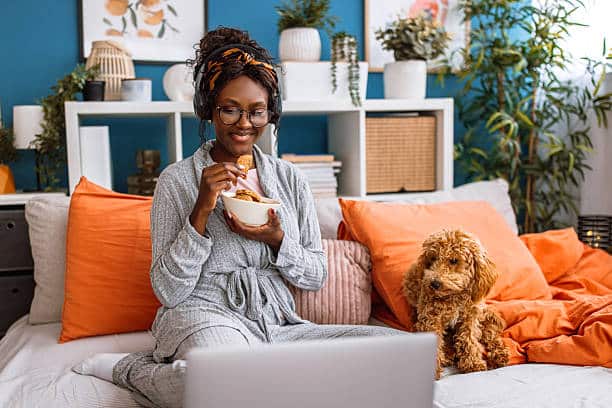 Sweet Dreams: Bedtime Snacks That Won’t Spike Your Blood Sugar