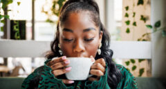 does coffee and tea stain your teeth