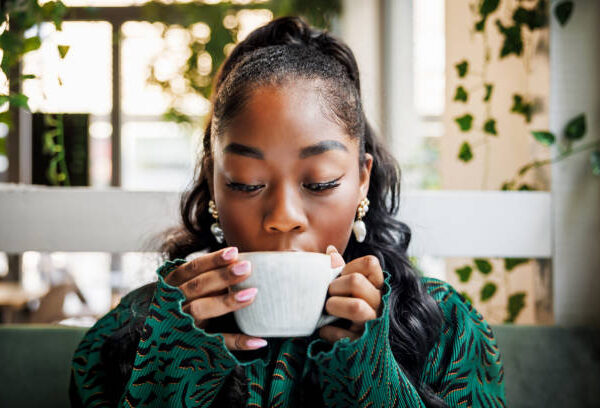 does coffee and tea stain your teeth